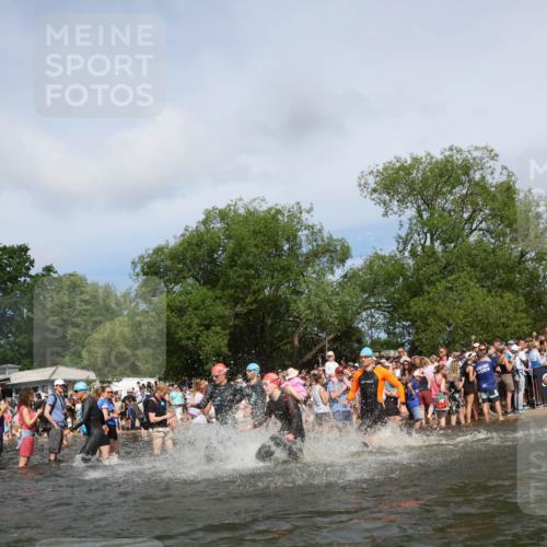 21.06.2026 - Viking Triathlon Michael Strokosch http://msf.ph/oto/9842827 21.06.2026 10:05:15 Schwimmen 33, 165, 198, 211, 296, 301, 341, 370, 472, 493, 519, 562, 601, 617, 632 meine-sportfotos.de