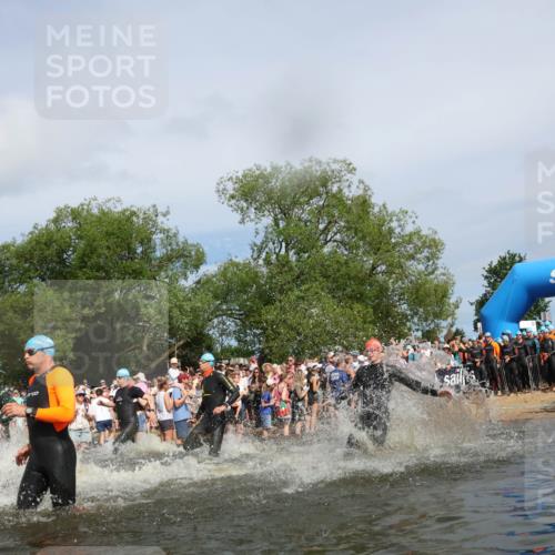 21.06.2026 - Viking Triathlon Michael Strokosch http://msf.ph/oto/9842837 21.06.2026 10:05:19 Schwimmen 33, 86, 198, 211, 230, 302, 308, 341, 459, 472, 493, 519, 601, 617, 632 meine-sportfotos.de