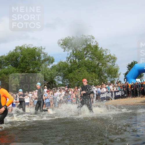 21.06.2026 - Viking Triathlon Michael Strokosch http://msf.ph/oto/9842838 21.06.2026 10:05:19 Schwimmen 33, 86, 198, 211, 230, 302, 308, 341, 459, 472, 493, 519, 601, 617, 632 meine-sportfotos.de