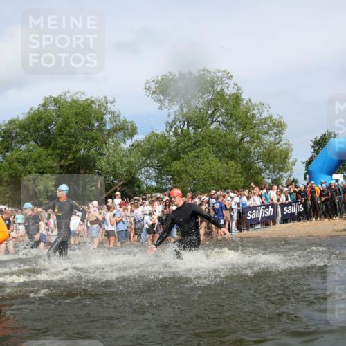 21.06.2026 - Viking Triathlon Michael Strokosch http://msf.ph/oto/9842839 21.06.2026 10:05:20 Schwimmen 33, 86, 198, 211, 230, 302, 308, 341, 459, 472, 493, 519, 601, 617, 632 meine-sportfotos.de