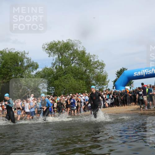 21.06.2026 - Viking Triathlon Michael Strokosch http://msf.ph/oto/9842868 21.06.2026 10:05:34 Schwimmen 88, 134, 234, 262, 276, 330, 331, 387, 399, 414, 452, 471, 482, 520, 663 meine-sportfotos.de