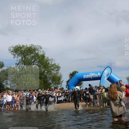 21.06.2026 - Viking Triathlon Michael Strokosch http://msf.ph/oto/9842917 21.06.2026 10:05:53 Schwimmen 45, 78, 156, 160, 183, 193, 282, 316, 393, 498, 505, 528, 563, 567, 578 meine-sportfotos.de