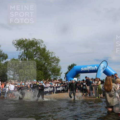 21.06.2026 - Viking Triathlon Michael Strokosch http://msf.ph/oto/9842918 21.06.2026 10:05:53 Schwimmen 45, 78, 156, 160, 183, 193, 282, 316, 393, 498, 505, 528, 563, 567, 578 meine-sportfotos.de