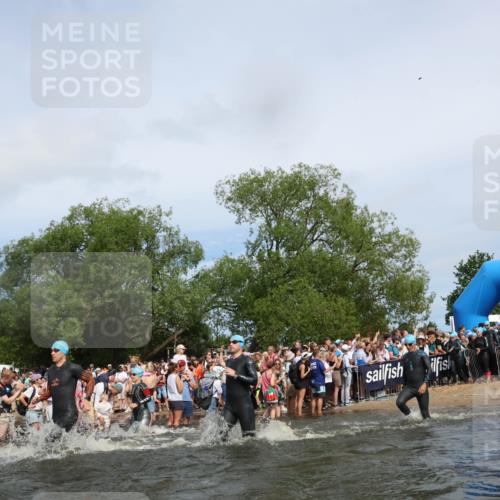 21.06.2026 - Viking Triathlon Michael Strokosch http://msf.ph/oto/9842938 21.06.2026 10:06:00 Schwimmen 91, 93, 147, 156, 173, 185, 259, 261, 273, 282, 405, 443, 498, 505, 563 meine-sportfotos.de