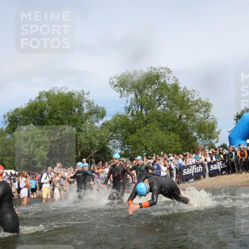 21.06.2026 - Viking Triathlon Michael Strokosch http://msf.ph/oto/9843003 21.06.2026 10:06:24 Schwimmen 56, 72, 85, 184, 188, 190, 212, 274, 312, 378, 415, 489, 522, 533, 539, 550, 577, 603 meine-sportfotos.de