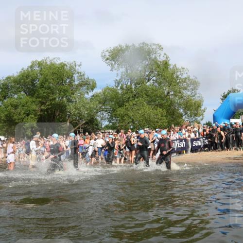 21.06.2026 - Viking Triathlon Michael Strokosch http://msf.ph/oto/9843068 21.06.2026 10:06:49 Schwimmen 54, 166, 245, 310, 429, 444, 449, 464, 495, 609, 615, 618, 638, 641, 668 meine-sportfotos.de
