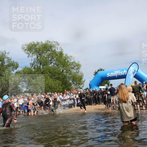 21.06.2026 - Viking Triathlon Michael Strokosch http://msf.ph/oto/9843075 21.06.2026 10:06:52 Schwimmen 54, 166, 245, 310, 429, 444, 449, 464, 495, 609, 615, 618, 638, 641, 668 meine-sportfotos.de