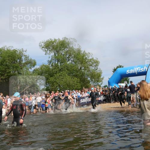 21.06.2026 - Viking Triathlon Michael Strokosch http://msf.ph/oto/9843076 21.06.2026 10:06:52 Schwimmen 54, 166, 245, 310, 429, 444, 449, 464, 495, 609, 615, 618, 638, 641, 668 meine-sportfotos.de