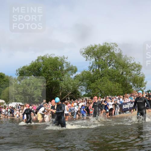 21.06.2026 - Viking Triathlon Michael Strokosch http://msf.ph/oto/9843084 21.06.2026 10:06:55 Schwimmen 54, 60, 94, 123, 166, 245, 310, 314, 345, 449, 464, 495, 609, 615, 668 meine-sportfotos.de