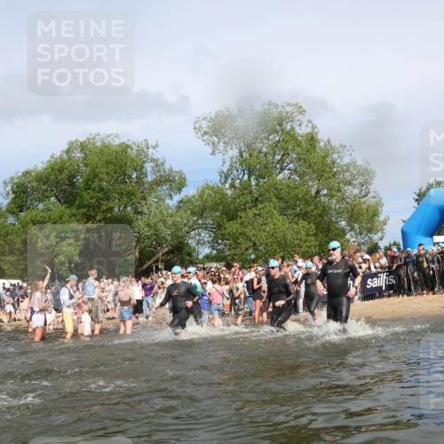 21.06.2026 - Viking Triathlon Michael Strokosch http://msf.ph/oto/9843233 21.06.2026 10:07:54 Schwimmen 57, 81, 97, 124, 178, 217, 257, 295, 298, 388, 413, 494, 534, 622, 630, 635 meine-sportfotos.de