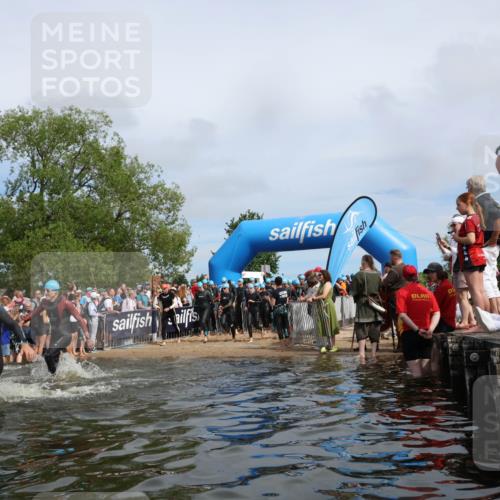 21.06.2026 - Viking Triathlon Michael Strokosch http://msf.ph/oto/9843305 21.06.2026 10:08:26 Schwimmen 48, 133, 168, 192, 222, 223, 250, 317, 354, 375, 416, 463, 564, 571, 613 meine-sportfotos.de