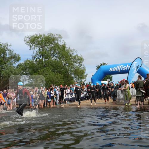 21.06.2026 - Viking Triathlon Michael Strokosch http://msf.ph/oto/9843309 21.06.2026 10:08:27 Schwimmen 48, 133, 168, 192, 222, 223, 250, 317, 354, 375, 416, 463, 564, 571, 613 meine-sportfotos.de