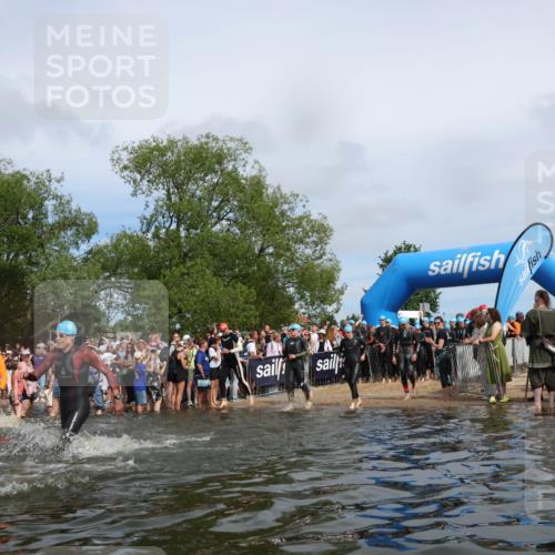 21.06.2026 - Viking Triathlon Michael Strokosch http://msf.ph/oto/9843310 21.06.2026 10:08:28 Schwimmen 48, 133, 168, 192, 222, 317, 354, 375, 571, 613 meine-sportfotos.de