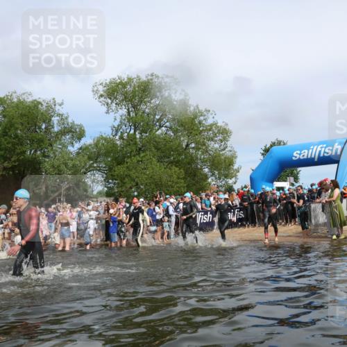 21.06.2026 - Viking Triathlon Michael Strokosch http://msf.ph/oto/9843312 21.06.2026 10:08:28 Schwimmen 48, 133, 168, 192, 222, 317, 354, 375, 571, 613 meine-sportfotos.de