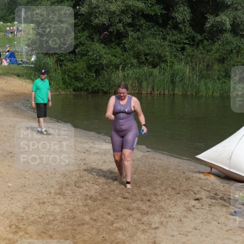 21.06.2026 - 29. Vierlanden-Triathlon Andreas Tolksdorf http://msf.ph/oto/9846676 21.06.2026 09:14:31 Schwimmen 296 meine-sportfotos.de