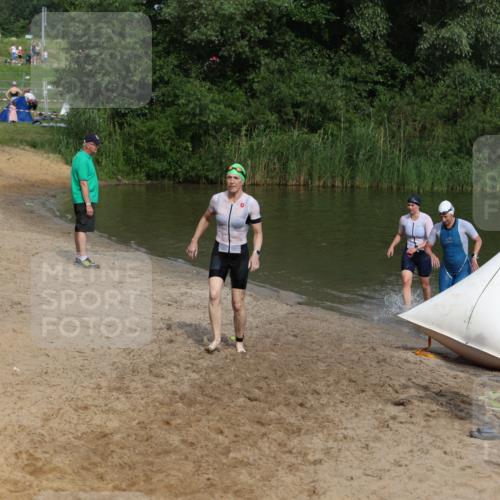 21.06.2026 - 29. Vierlanden-Triathlon Andreas Tolksdorf http://msf.ph/oto/9846786 21.06.2026 09:14:53 Schwimmen 248, 294 meine-sportfotos.de
