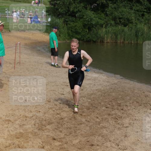 21.06.2026 - 29. Vierlanden-Triathlon Andreas Tolksdorf http://msf.ph/oto/9847019 21.06.2026 09:16:28 Schwimmen 236, 243, 277 meine-sportfotos.de