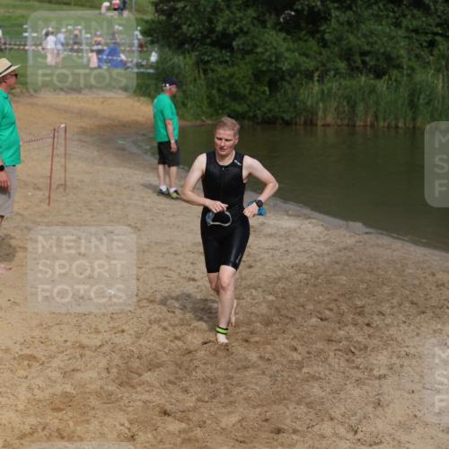 21.06.2026 - 29. Vierlanden-Triathlon Andreas Tolksdorf http://msf.ph/oto/9847028 21.06.2026 09:16:28 Schwimmen 236, 243, 277 meine-sportfotos.de
