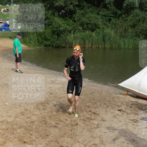 21.06.2026 - 29. Vierlanden-Triathlon Andreas Tolksdorf http://msf.ph/oto/9847526 21.06.2026 09:18:57 Schwimmen 225, 246 meine-sportfotos.de