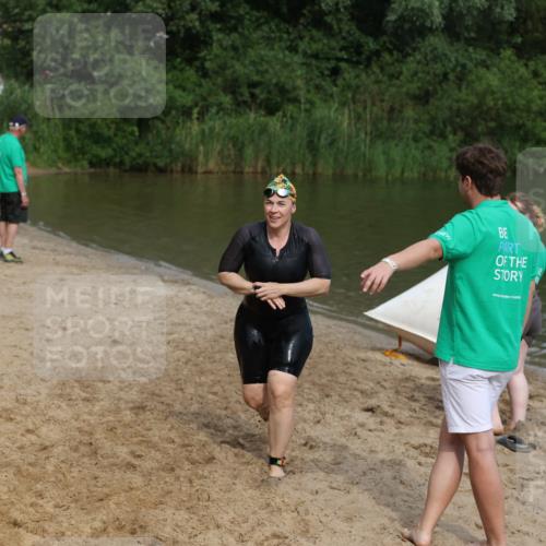 21.06.2026 - 29. Vierlanden-Triathlon Andreas Tolksdorf http://msf.ph/oto/9847586 21.06.2026 09:19:34 Schwimmen 295 meine-sportfotos.de
