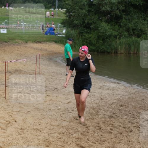 21.06.2026 - 29. Vierlanden-Triathlon Andreas Tolksdorf http://msf.ph/oto/9847730 21.06.2026 09:22:57 Schwimmen 279 meine-sportfotos.de