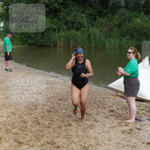 21.06.2026 - 29. Vierlanden-Triathlon Andreas Tolksdorf http://msf.ph/oto/9847868 21.06.2026 09:24:20 Schwimmen 256 meine-sportfotos.de
