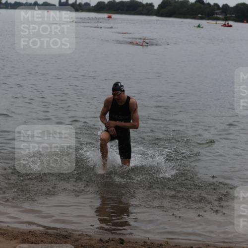 21.06.2026 - 29. Vierlanden-Triathlon Andreas Tolksdorf http://msf.ph/oto/9847979 21.06.2026 09:52:34 Schwimmen 364 meine-sportfotos.de