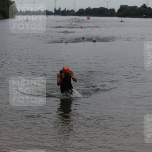 21.06.2026 - 29. Vierlanden-Triathlon Andreas Tolksdorf http://msf.ph/oto/9848041 21.06.2026 09:53:37 Schwimmen 390 meine-sportfotos.de
