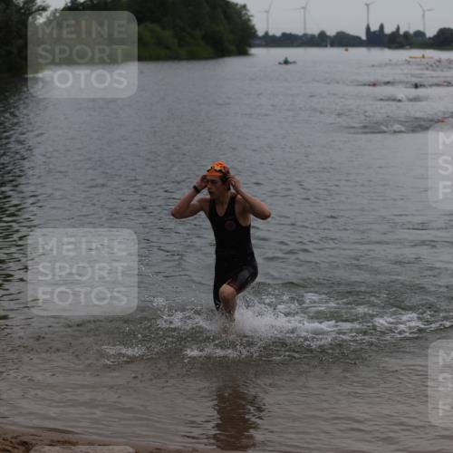 21.06.2026 - 29. Vierlanden-Triathlon Andreas Tolksdorf http://msf.ph/oto/9848055 21.06.2026 09:53:38 Schwimmen 390 meine-sportfotos.de