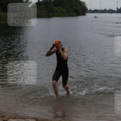 21.06.2026 - 29. Vierlanden-Triathlon Andreas Tolksdorf http://msf.ph/oto/9848097 21.06.2026 09:53:39 Schwimmen 390 meine-sportfotos.de