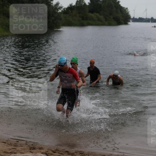 21.06.2026 - 29. Vierlanden-Triathlon Andreas Tolksdorf http://msf.ph/oto/9848170 21.06.2026 09:54:08 Schwimmen 311, 335, 378, 382 meine-sportfotos.de