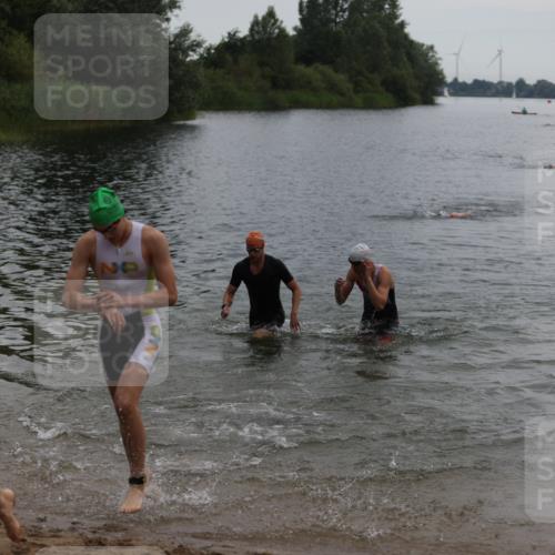 21.06.2026 - 29. Vierlanden-Triathlon Andreas Tolksdorf http://msf.ph/oto/9848194 21.06.2026 09:54:09 Schwimmen 311, 335, 378, 382 meine-sportfotos.de