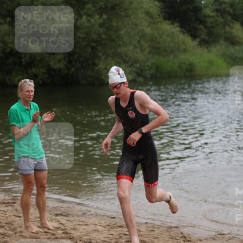 21.06.2026 - 29. Vierlanden-Triathlon Andreas Tolksdorf http://msf.ph/oto/9848311 21.06.2026 09:54:32 Schwimmen 387 meine-sportfotos.de