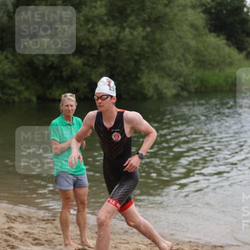 21.06.2026 - 29. Vierlanden-Triathlon Andreas Tolksdorf http://msf.ph/oto/9848321 21.06.2026 09:54:32 Schwimmen 387 meine-sportfotos.de
