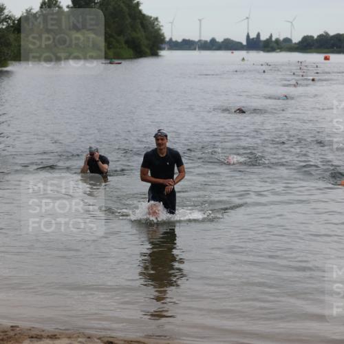 21.06.2026 - 29. Vierlanden-Triathlon Andreas Tolksdorf http://msf.ph/oto/9848334 21.06.2026 09:54:51 Schwimmen 339, 350, 362 meine-sportfotos.de