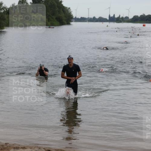 21.06.2026 - 29. Vierlanden-Triathlon Andreas Tolksdorf http://msf.ph/oto/9848337 21.06.2026 09:54:51 Schwimmen 339, 350, 362 meine-sportfotos.de