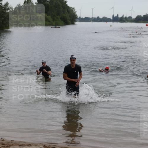 21.06.2026 - 29. Vierlanden-Triathlon Andreas Tolksdorf http://msf.ph/oto/9848383 21.06.2026 09:54:51 Schwimmen 339, 350, 362 meine-sportfotos.de