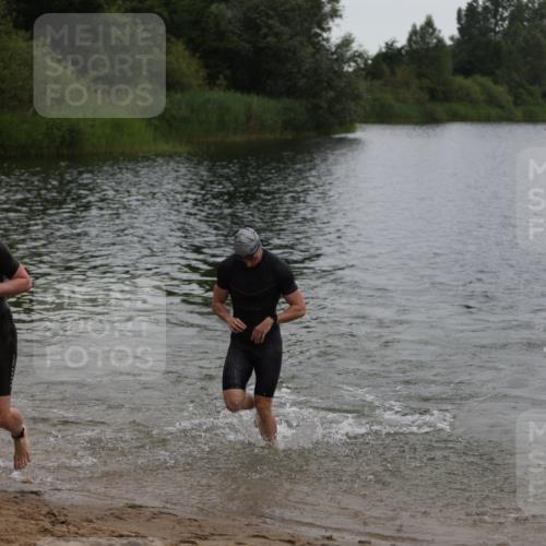 21.06.2026 - 29. Vierlanden-Triathlon Andreas Tolksdorf http://msf.ph/oto/9848450 21.06.2026 09:54:57 Schwimmen 324, 337, 339, 350, 362, 367, 379 meine-sportfotos.de