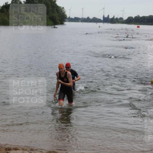 21.06.2026 - 29. Vierlanden-Triathlon Andreas Tolksdorf http://msf.ph/oto/9848498 21.06.2026 09:54:59 Schwimmen 324, 337, 350, 362, 367, 379 meine-sportfotos.de
