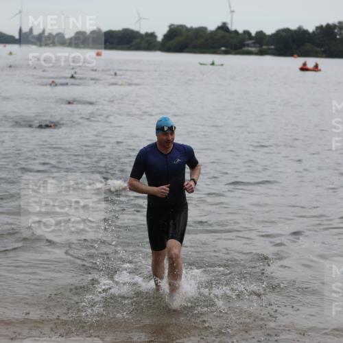 21.06.2026 - 29. Vierlanden-Triathlon Andreas Tolksdorf http://msf.ph/oto/9848509 21.06.2026 09:55:01 Schwimmen 324, 337, 350, 362, 367, 379 meine-sportfotos.de