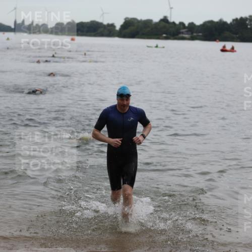 21.06.2026 - 29. Vierlanden-Triathlon Andreas Tolksdorf http://msf.ph/oto/9848517 21.06.2026 09:55:01 Schwimmen 324, 337, 350, 362, 367, 379 meine-sportfotos.de