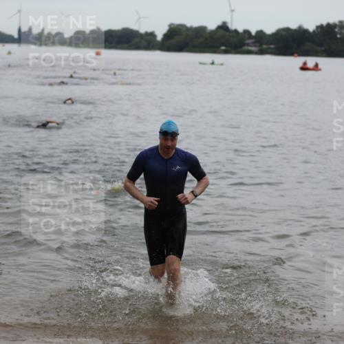 21.06.2026 - 29. Vierlanden-Triathlon Andreas Tolksdorf http://msf.ph/oto/9848521 21.06.2026 09:55:01 Schwimmen 324, 337, 350, 362, 367, 379 meine-sportfotos.de