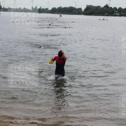 21.06.2026 - 29. Vierlanden-Triathlon Andreas Tolksdorf http://msf.ph/oto/9848594 21.06.2026 09:55:05 Schwimmen 324, 337, 367, 379 meine-sportfotos.de