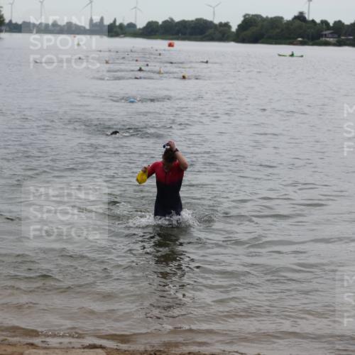 21.06.2026 - 29. Vierlanden-Triathlon Andreas Tolksdorf http://msf.ph/oto/9848598 21.06.2026 09:55:05 Schwimmen 324, 337, 367, 379 meine-sportfotos.de