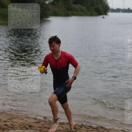 21.06.2026 - 29. Vierlanden-Triathlon Andreas Tolksdorf http://msf.ph/oto/9848650 21.06.2026 09:55:08 Schwimmen 324, 337, 367, 379 meine-sportfotos.de