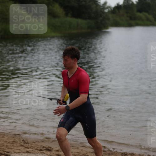 21.06.2026 - 29. Vierlanden-Triathlon Andreas Tolksdorf http://msf.ph/oto/9848664 21.06.2026 09:55:09 Schwimmen 324, 337, 367 meine-sportfotos.de