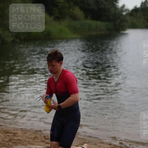 21.06.2026 - 29. Vierlanden-Triathlon Andreas Tolksdorf http://msf.ph/oto/9848673 21.06.2026 09:55:09 Schwimmen 324, 337, 367 meine-sportfotos.de