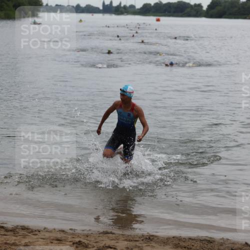 21.06.2026 - 29. Vierlanden-Triathlon Andreas Tolksdorf http://msf.ph/oto/9848728 21.06.2026 09:55:36 Schwimmen 376 meine-sportfotos.de