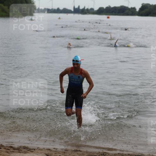 21.06.2026 - 29. Vierlanden-Triathlon Andreas Tolksdorf http://msf.ph/oto/9848771 21.06.2026 09:55:36 Schwimmen 376 meine-sportfotos.de
