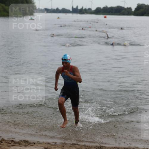 21.06.2026 - 29. Vierlanden-Triathlon Andreas Tolksdorf http://msf.ph/oto/9848778 21.06.2026 09:55:36 Schwimmen 376 meine-sportfotos.de